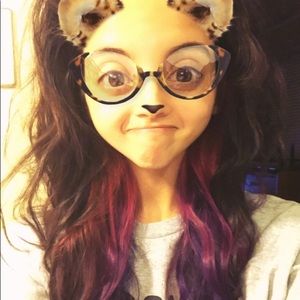 Meet your Posher, Emilee